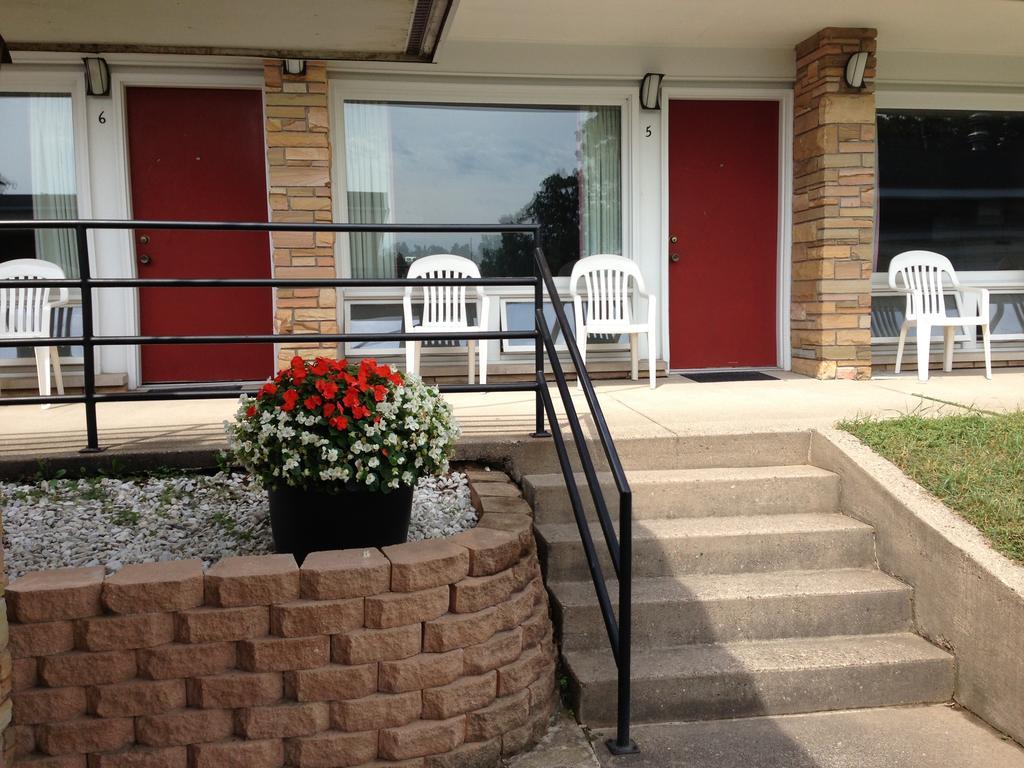 ויסקונסין דלס Indian Trail Motel מראה חיצוני תמונה