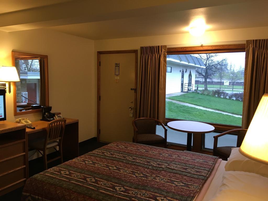 ויסקונסין דלס Indian Trail Motel מראה חיצוני תמונה