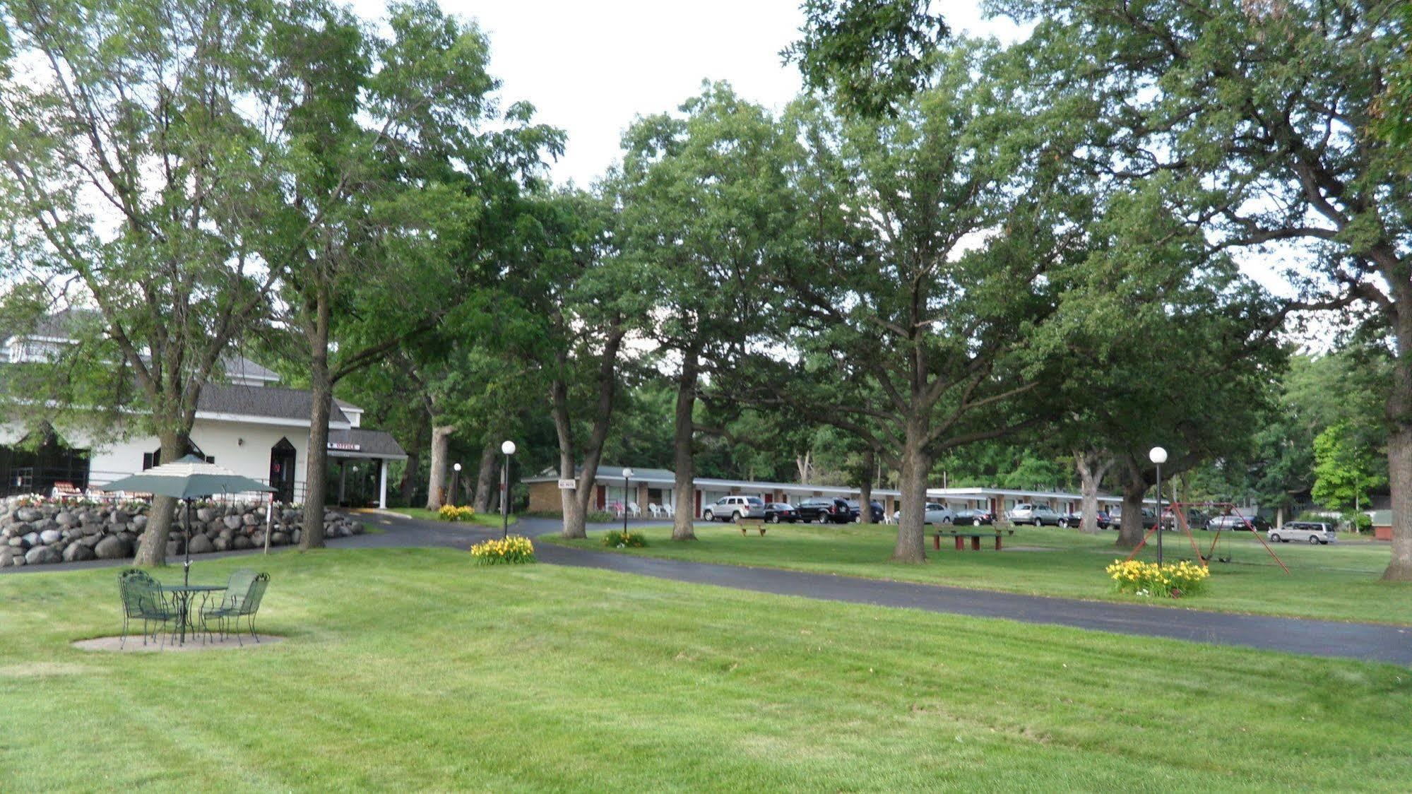 ויסקונסין דלס Indian Trail Motel מראה חיצוני תמונה