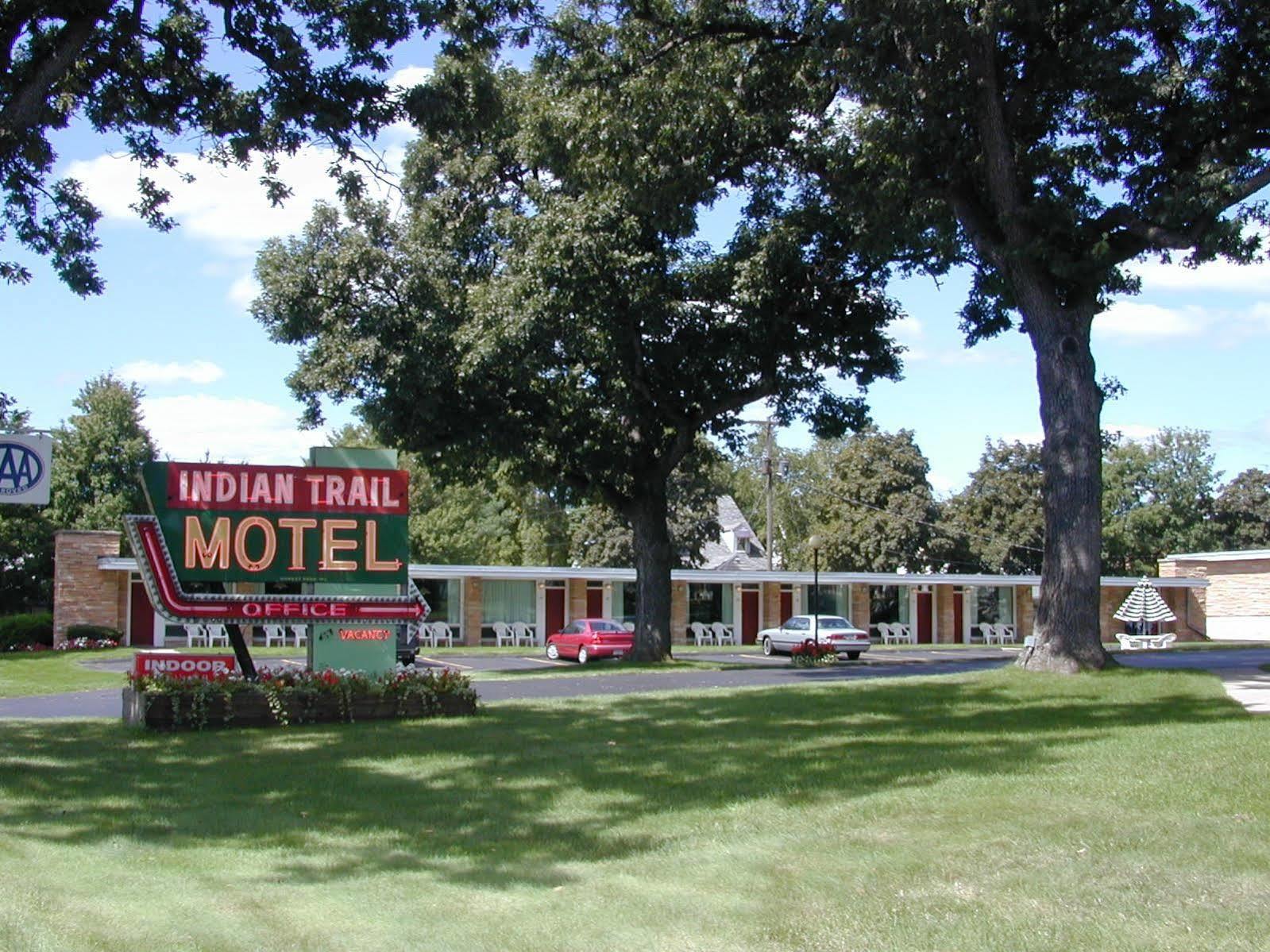 ויסקונסין דלס Indian Trail Motel מראה חיצוני תמונה