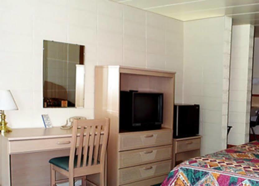 ויסקונסין דלס Indian Trail Motel מראה חיצוני תמונה