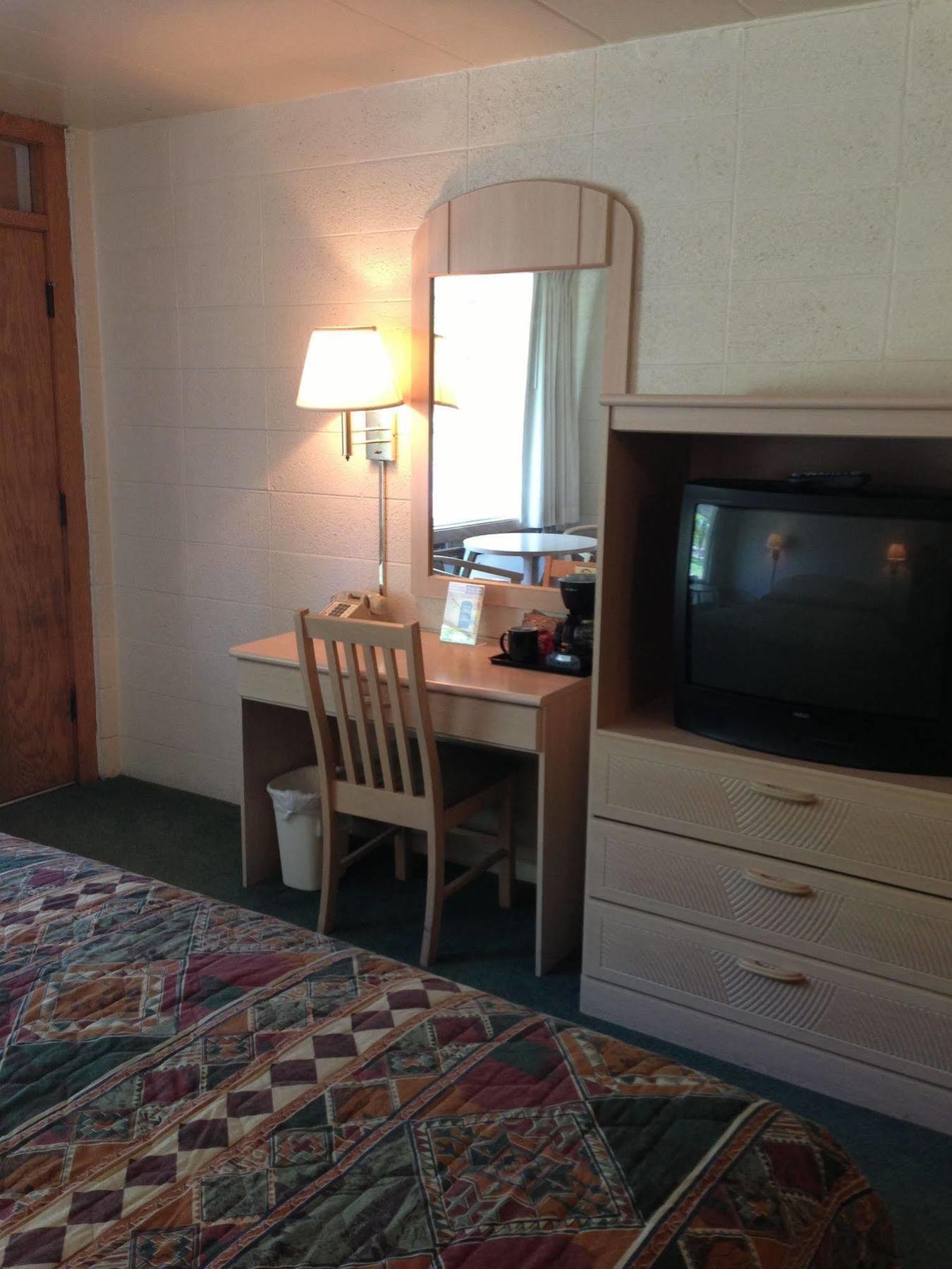 ויסקונסין דלס Indian Trail Motel מראה חיצוני תמונה