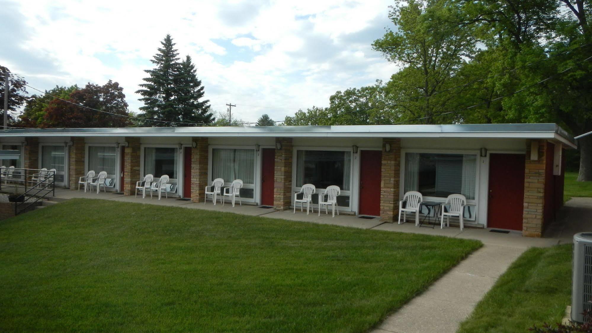 ויסקונסין דלס Indian Trail Motel מראה חיצוני תמונה